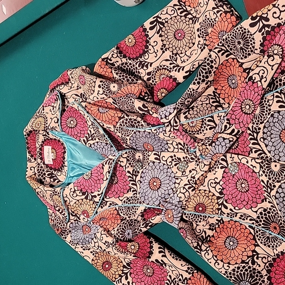 3 Sisters Jackets & Blazers - 3 Sisters coat. Size M, worn 1 time. FABULOUS condition!!